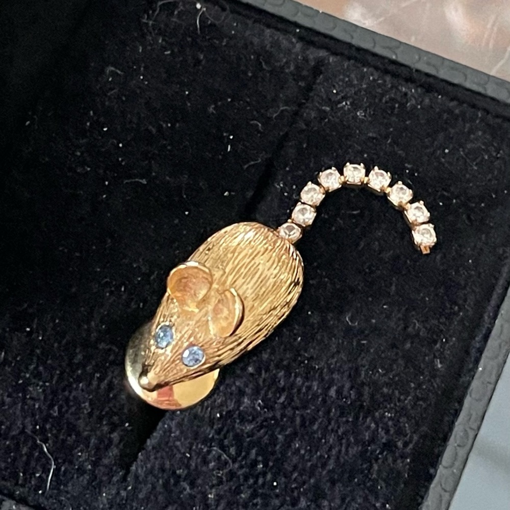 Vintage 1974 Avon Midas Mouse Lapel Hat Tie Tack Pin Blue Rhinestone Eyes